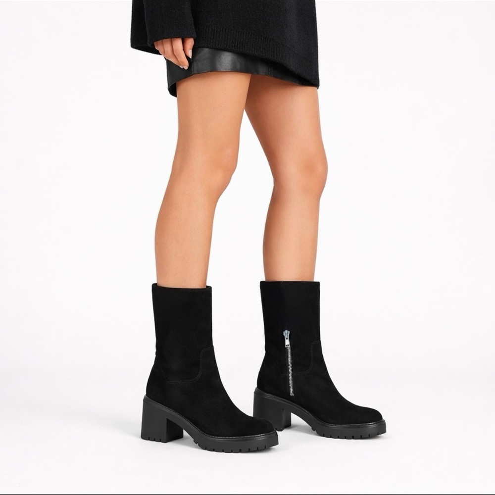 [MK] Black Suede Lug Boots